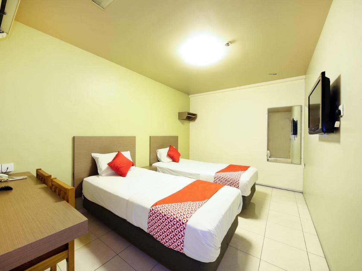 Oyo 434 Marbella Hotel Джохор-Бару Экстерьер фото