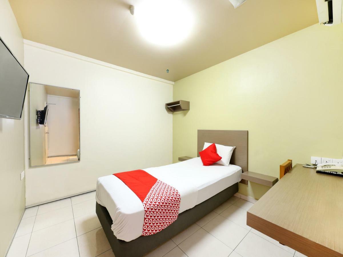 Oyo 434 Marbella Hotel Джохор-Бару Экстерьер фото