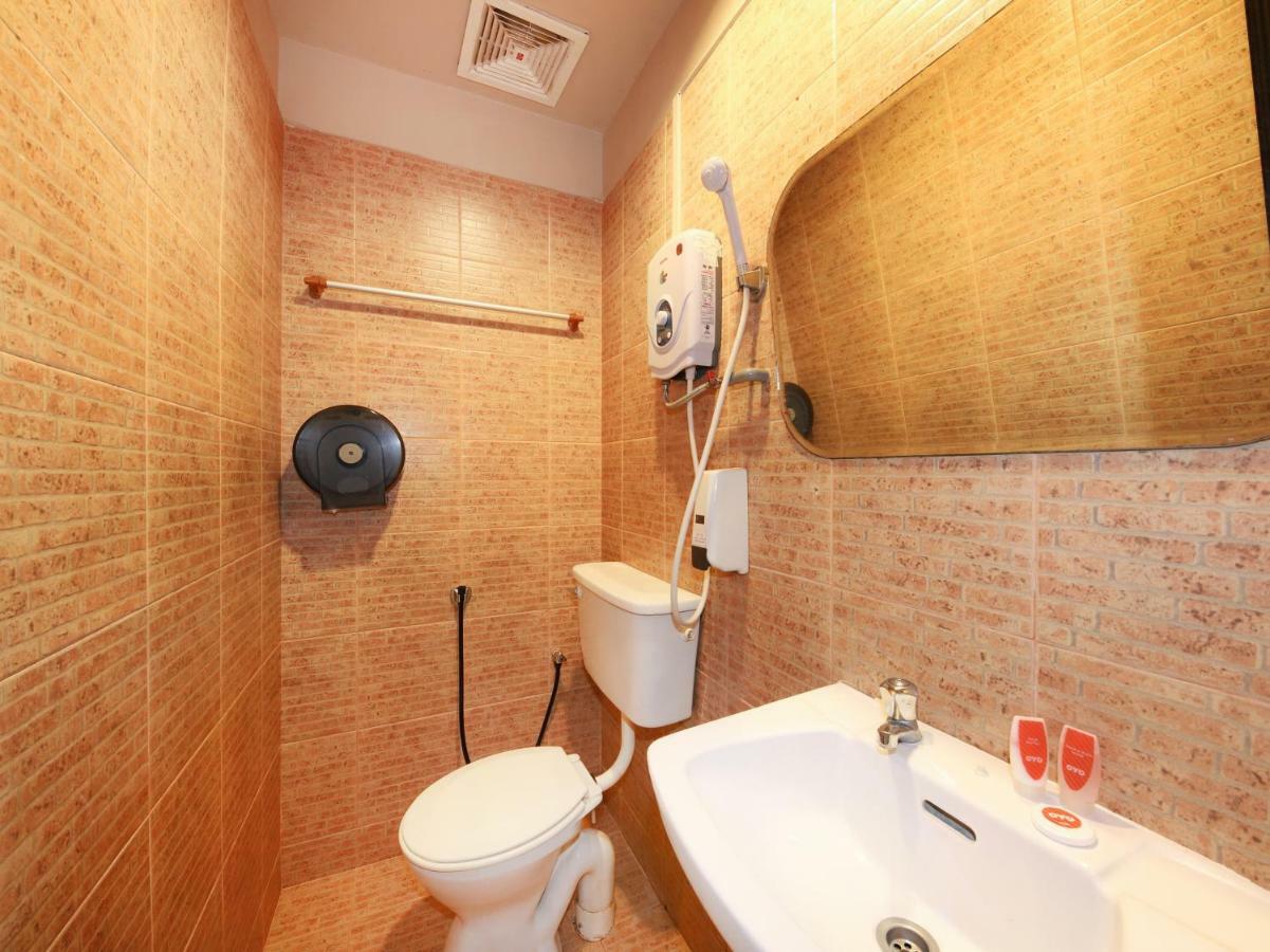 Oyo 434 Marbella Hotel Джохор-Бару Экстерьер фото