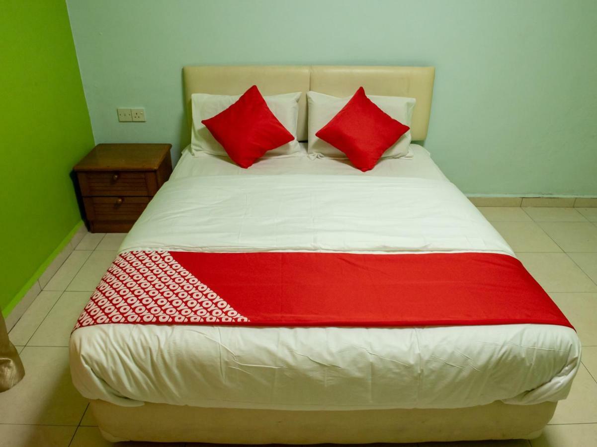 Oyo 434 Marbella Hotel Джохор-Бару Экстерьер фото
