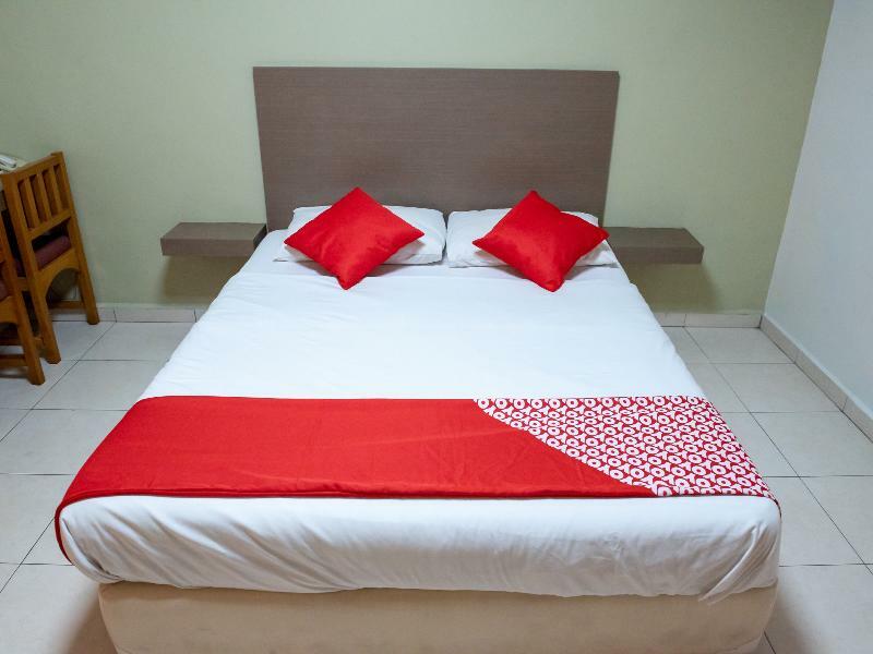 Oyo 434 Marbella Hotel Джохор-Бару Экстерьер фото